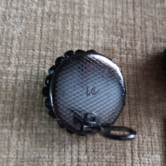Liz Claiborne Black Beaded Medallion Clip On Earrings - Picture 3 of 6